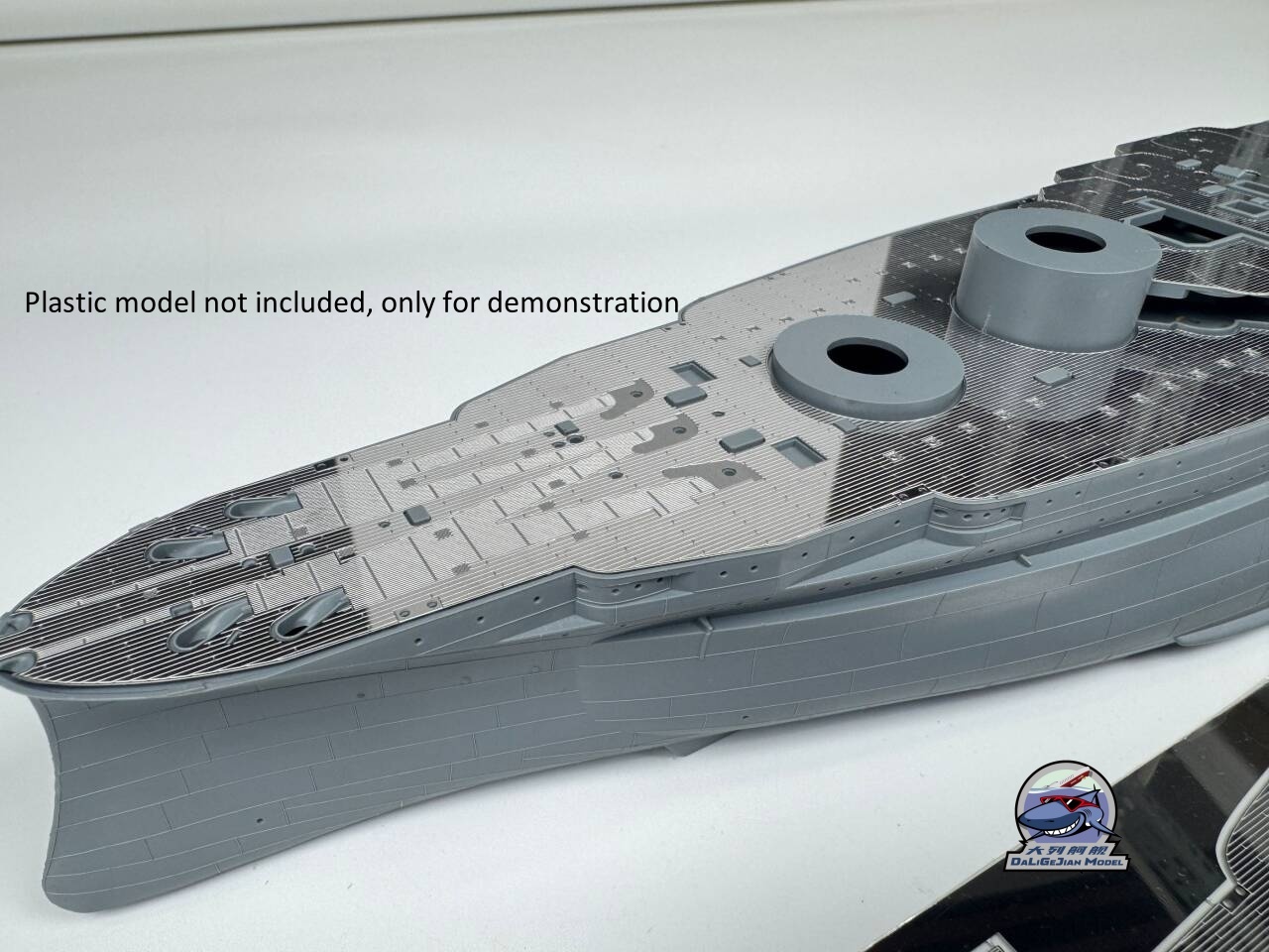 Металлическая колода в масштаб – обзор и цена Model Kit Uss Arizona